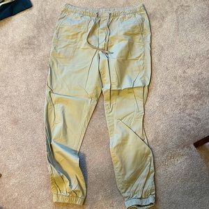 GAP Tan Jogger khaki pants cool style Size Medium